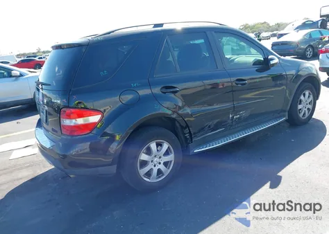 2007 Mercedes-Benz Ml 350 4Matic z USA, uszkodzony, nr VIN 4JGBB86E27A170087